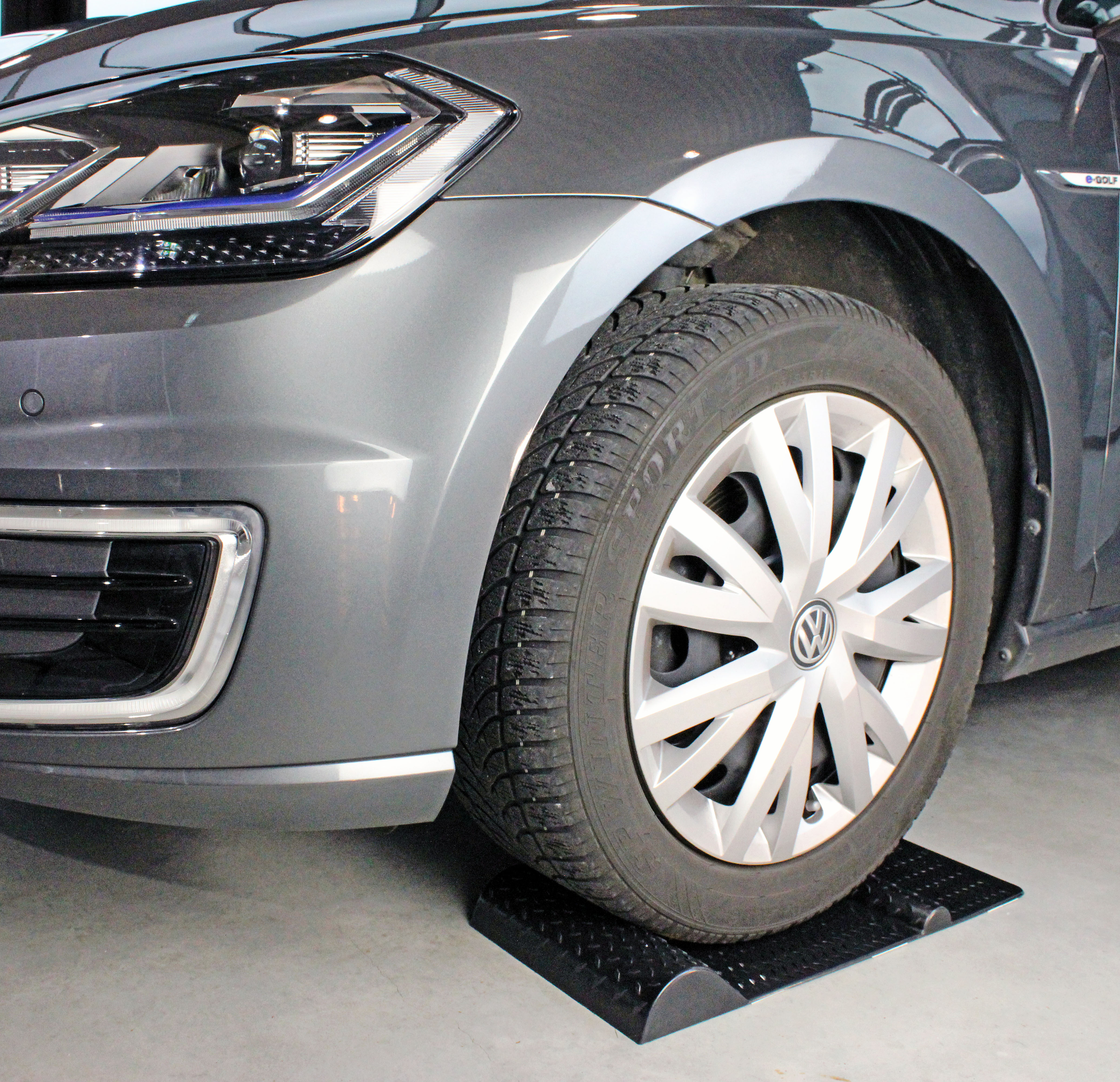 4DOOR Autostopper-Matte selbstkelebende Einparkhilfe,rutschfest, Schwarz für PKW BILD 4